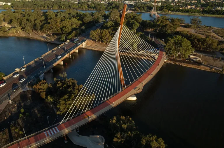 Activity-walking bridge tour