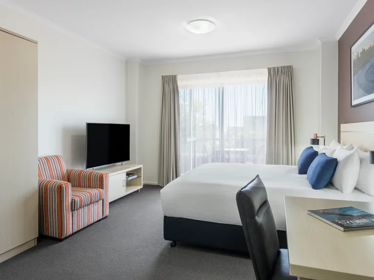 oaks_sydney_goldsbrough_suites_01